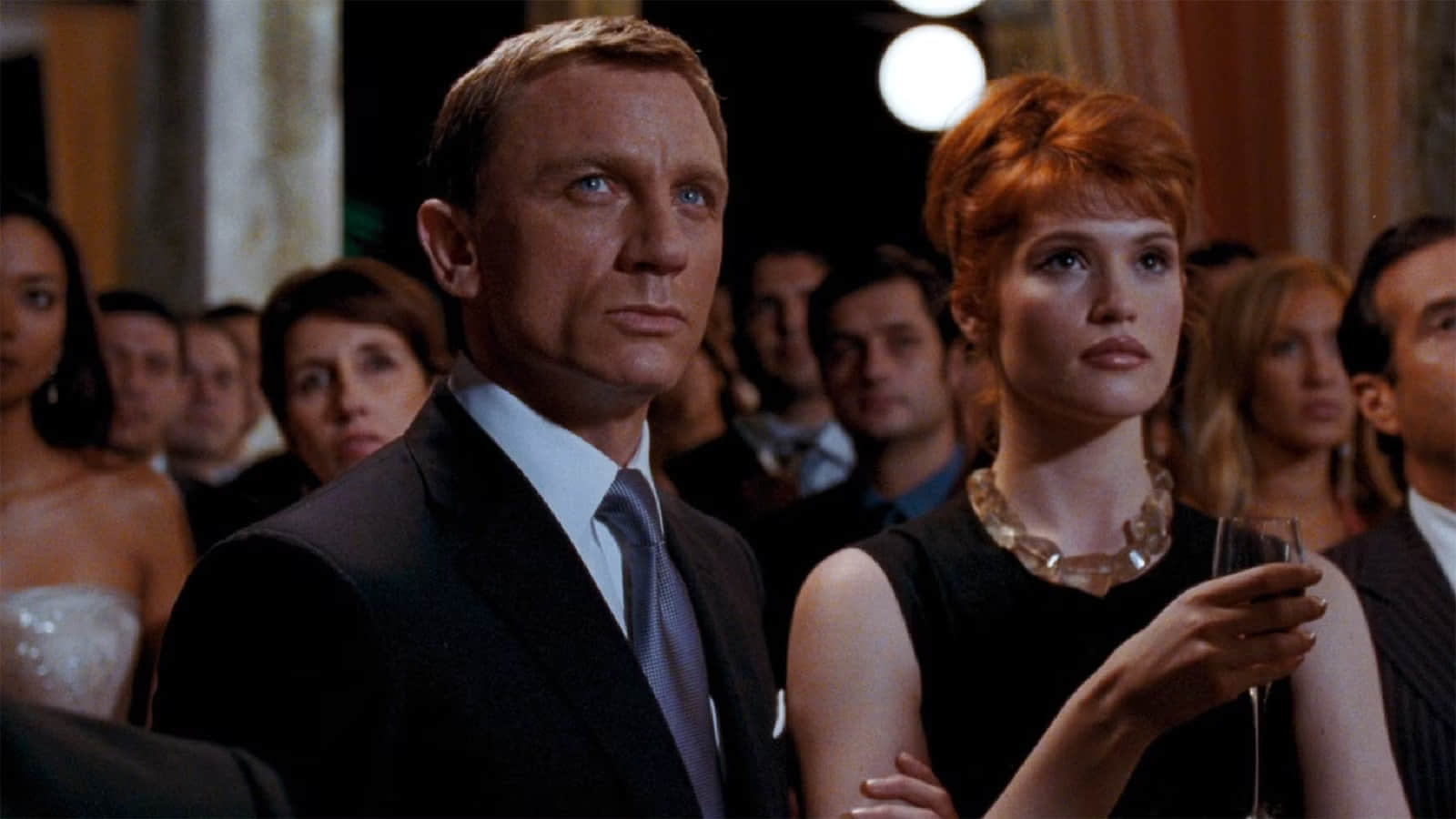 daniel-craig-as-james-bond-and-gemma-arterton-as-fields-in-quantum-of-solace