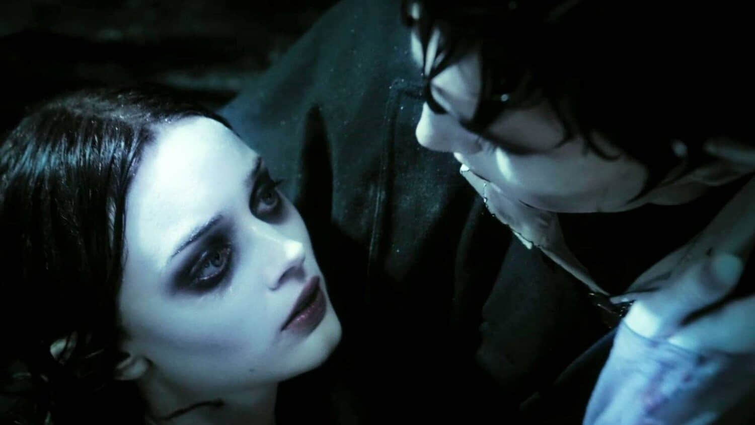 dark-shadows-movie-johnny-depp.jpeg