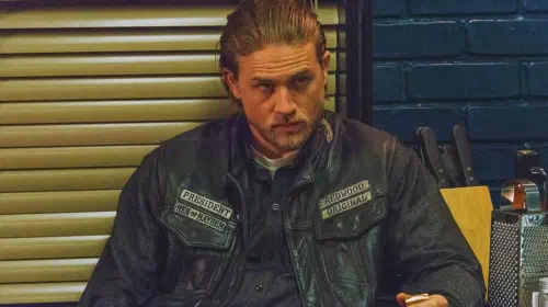 assets/charlie-hunnam-as-jax-teller-looking-menacing-in-sons-of-anarchy.jpeg