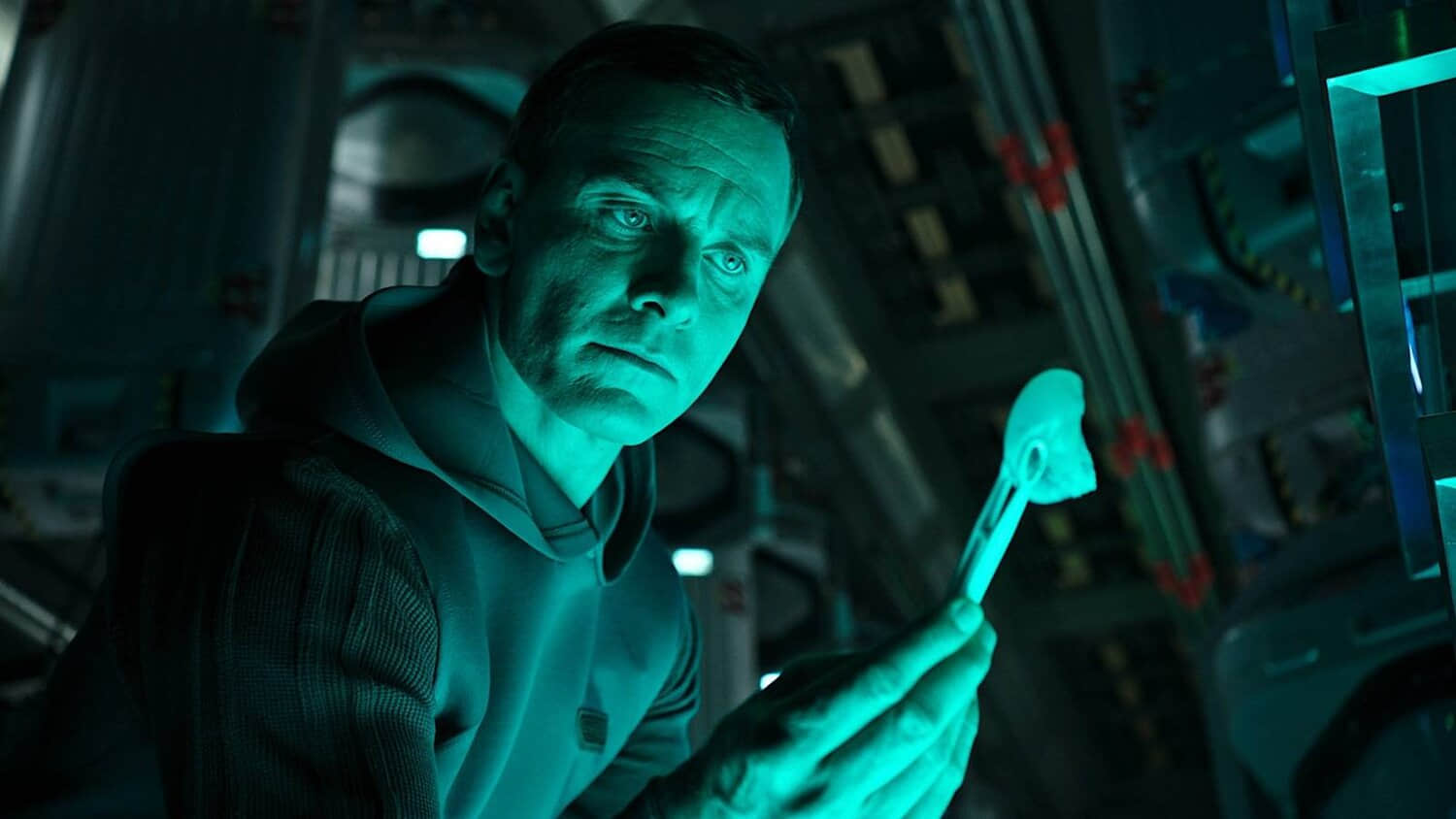 michael-fassbender-in-alien-covenant.jpeg