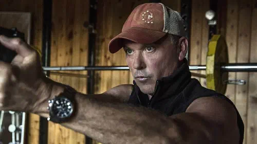 assets/michael-keaton-in-american-assassin.jpeg