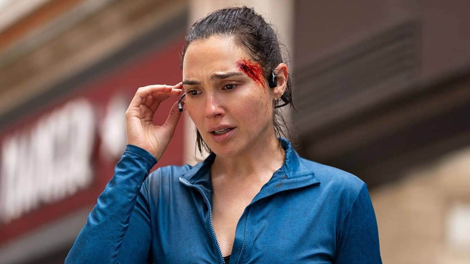 runner-gal-gadot-mgmg.jpeg