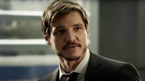 assets/pedro-pascal-smiling-in-the-mentalist.jpeg