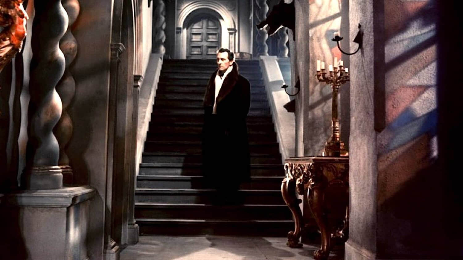 peter-cushing-in-horror-of-dracula.jpeg