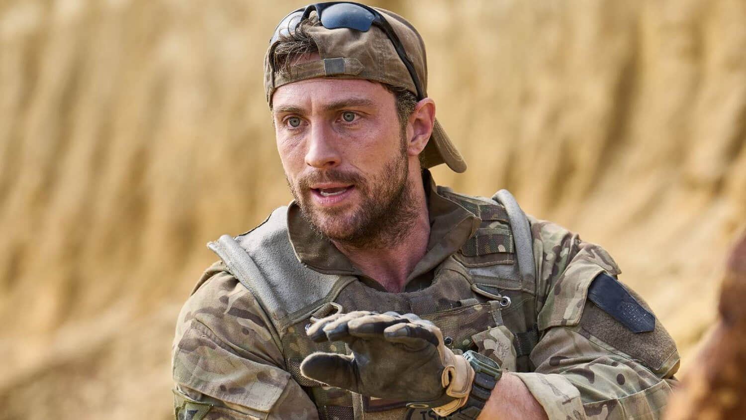 aaron-taylor-johnson-trying-to-defuse-the-situation-in-fuze.jpeg