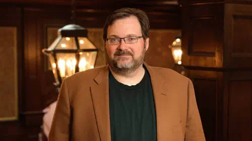 assets/brandon-sanderson.jpeg