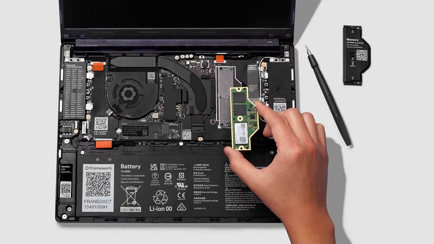 Framework-Laptop-13-Pro-LPCAMM2-modules.jpeg