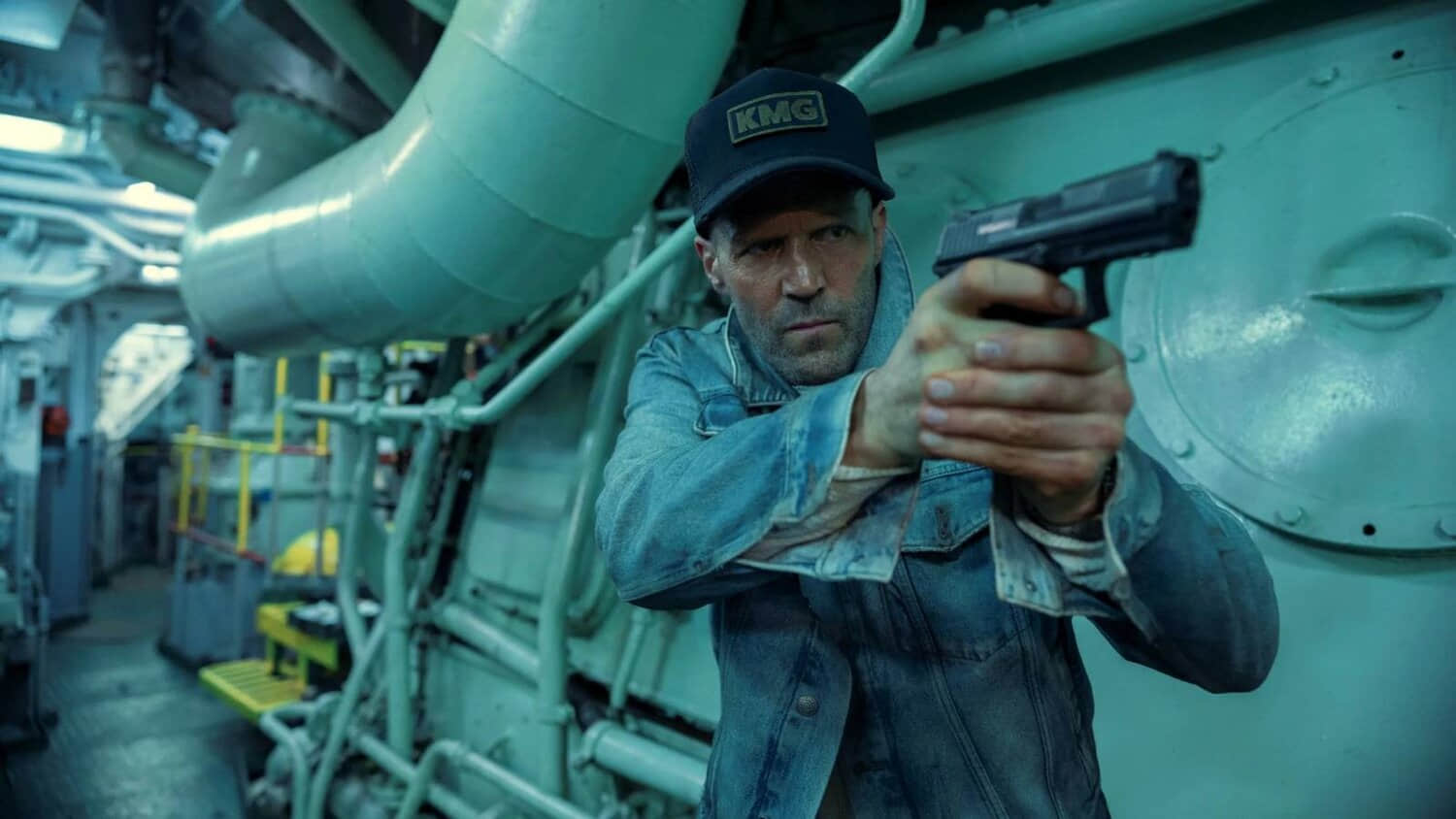 jason-statham-aims-his-gun-in-mutiny.jpeg