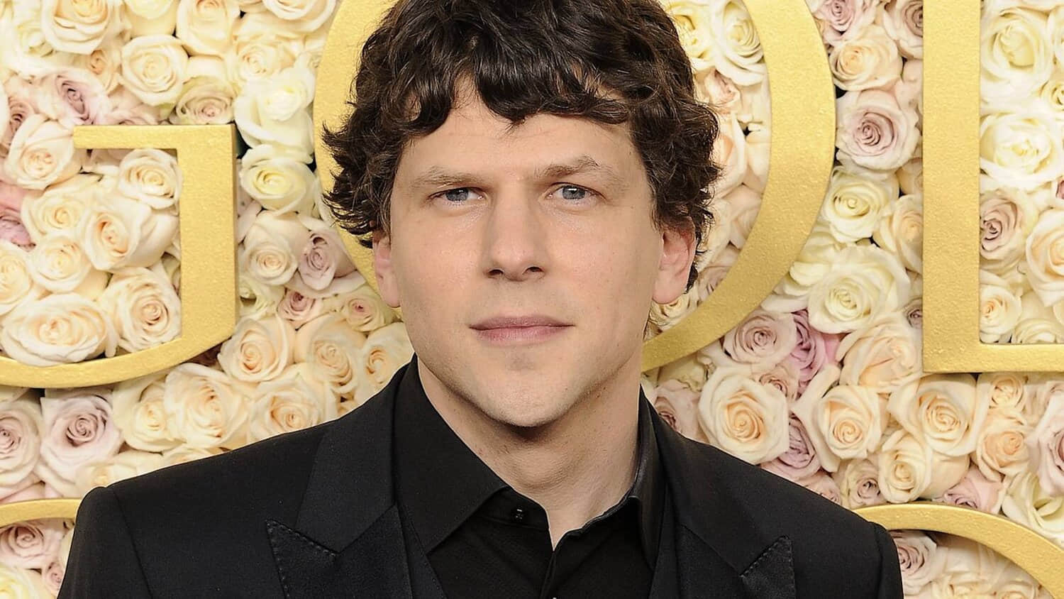 jesse-eisenberg-at-the-82nd-annual-golden-globe-awards.jpeg