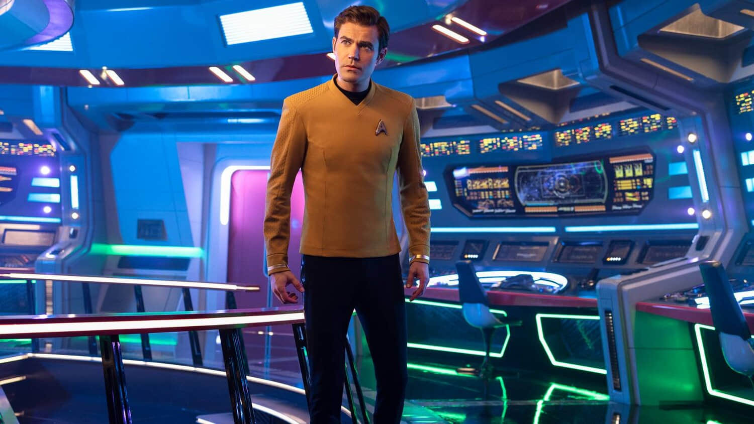 paul-wesley-as-kirk-walking-enterprise-bridge.jpeg