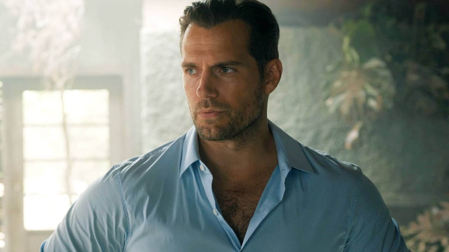henry-cavill-is-looking-to-the-side-in-in-the-grey.jpeg