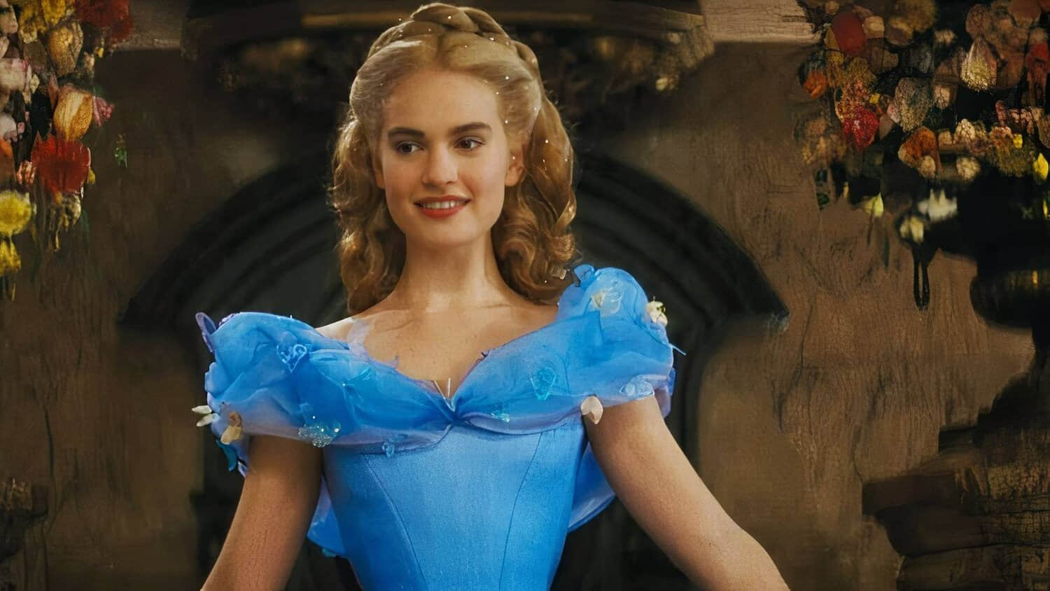 lily-james-descends-the-staircase-as-cinderella.jpeg