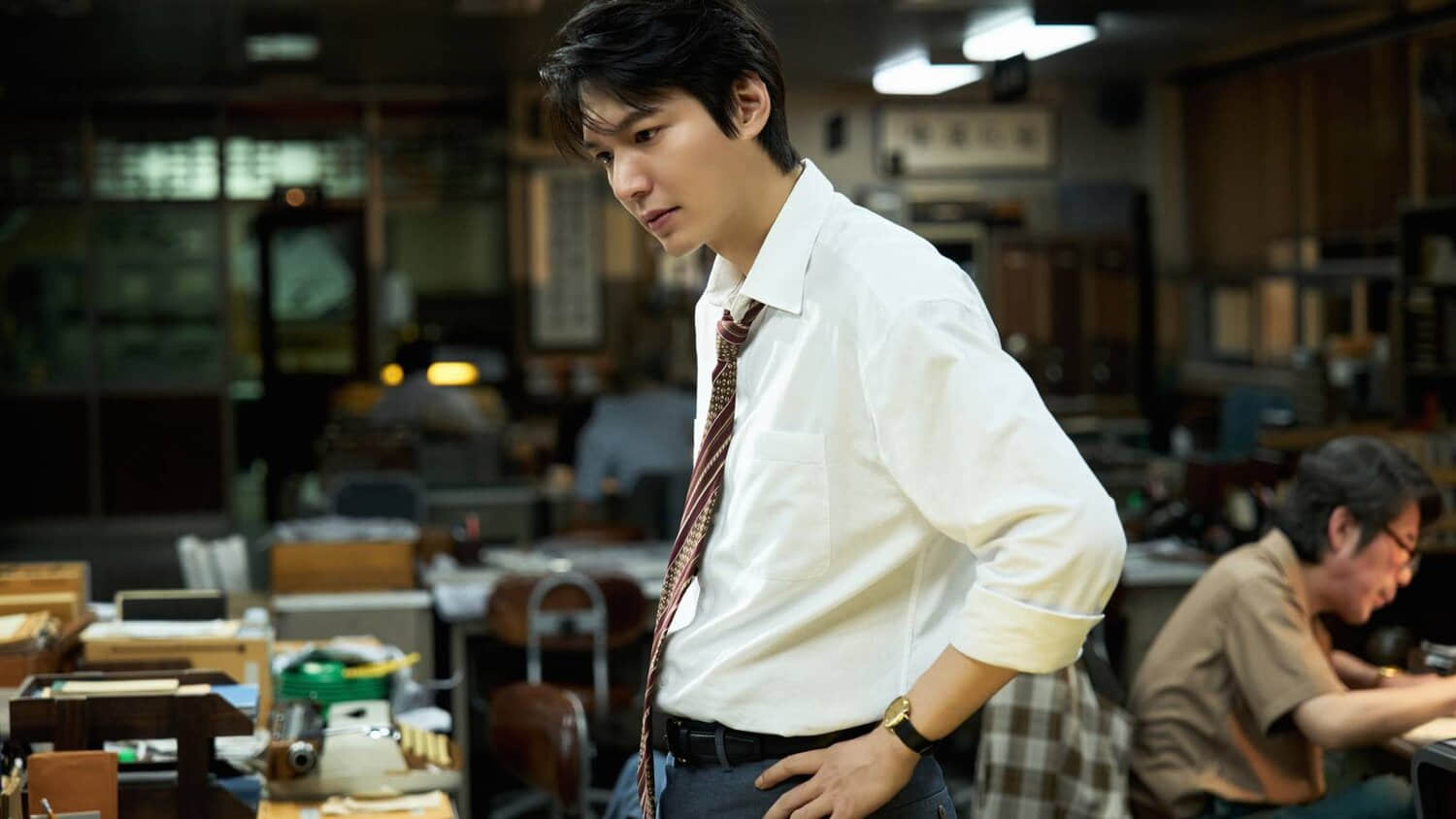 lee-min-ho-with-his-hands-on-his-hips-in-the-assassin-s.jpeg