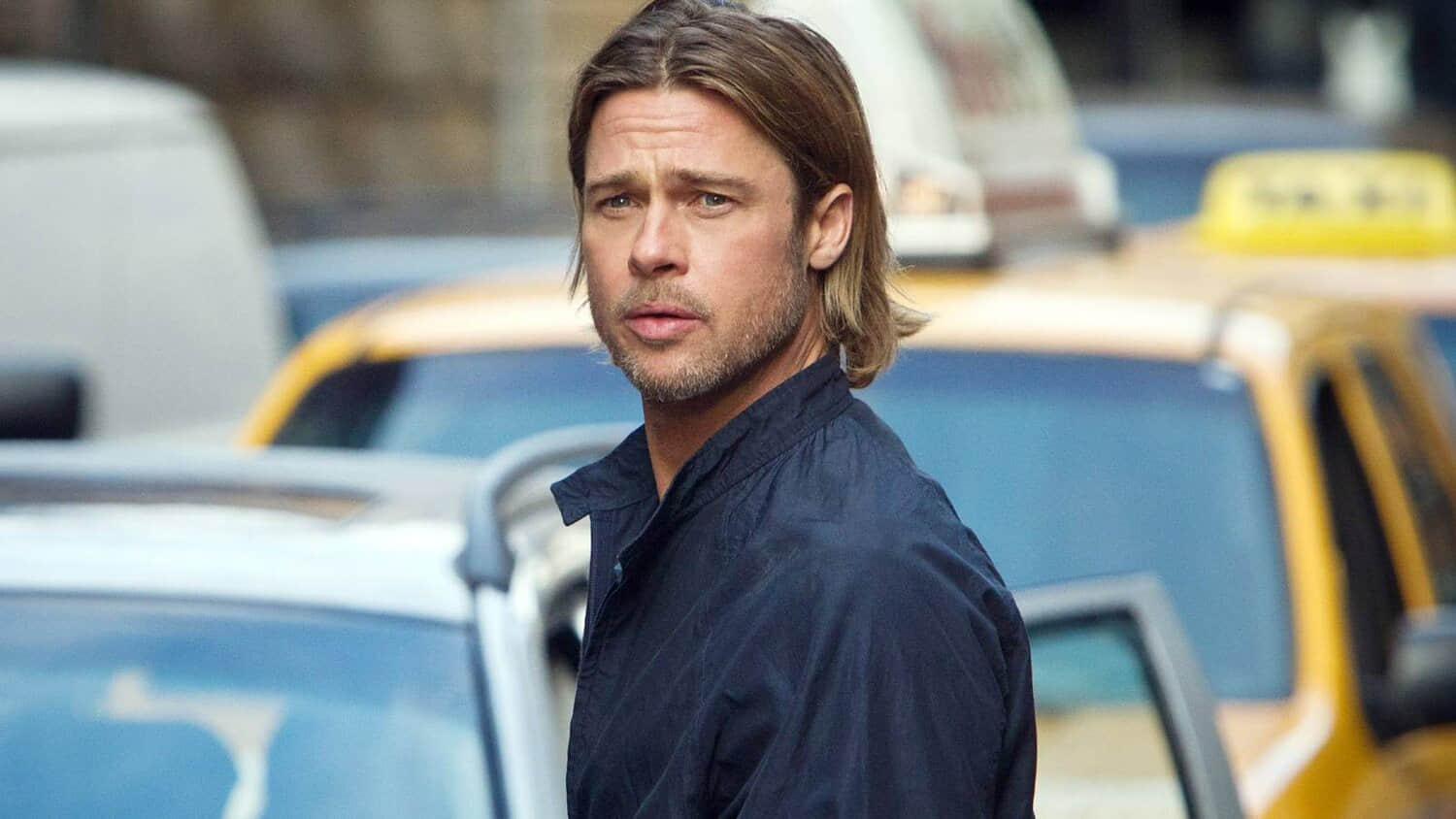 brad-pitt-confused-in-front-of-taxis-in-world-war-z.jpeg
