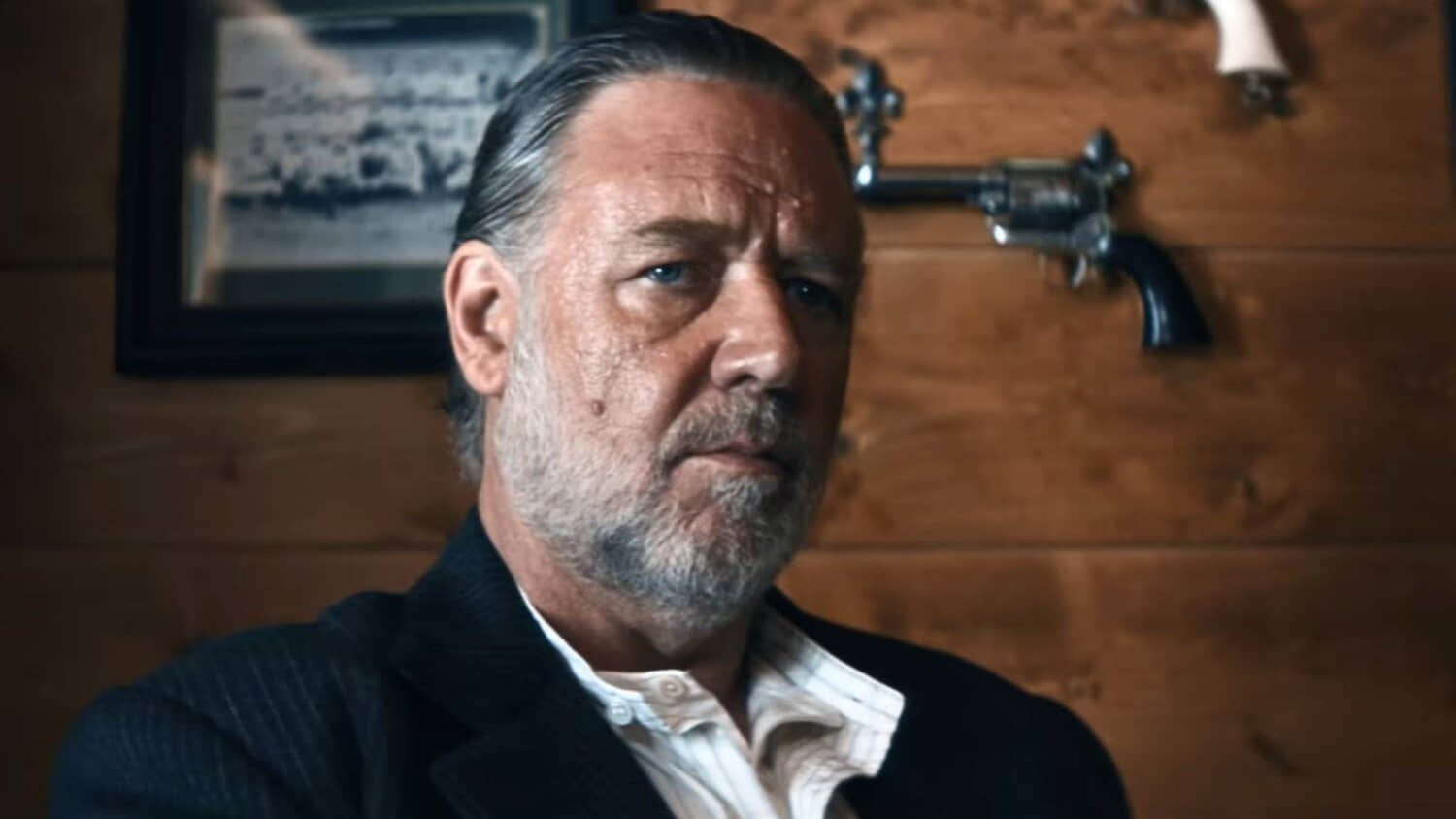 russell-crowe-in-the-weight-sitting-down.jpeg