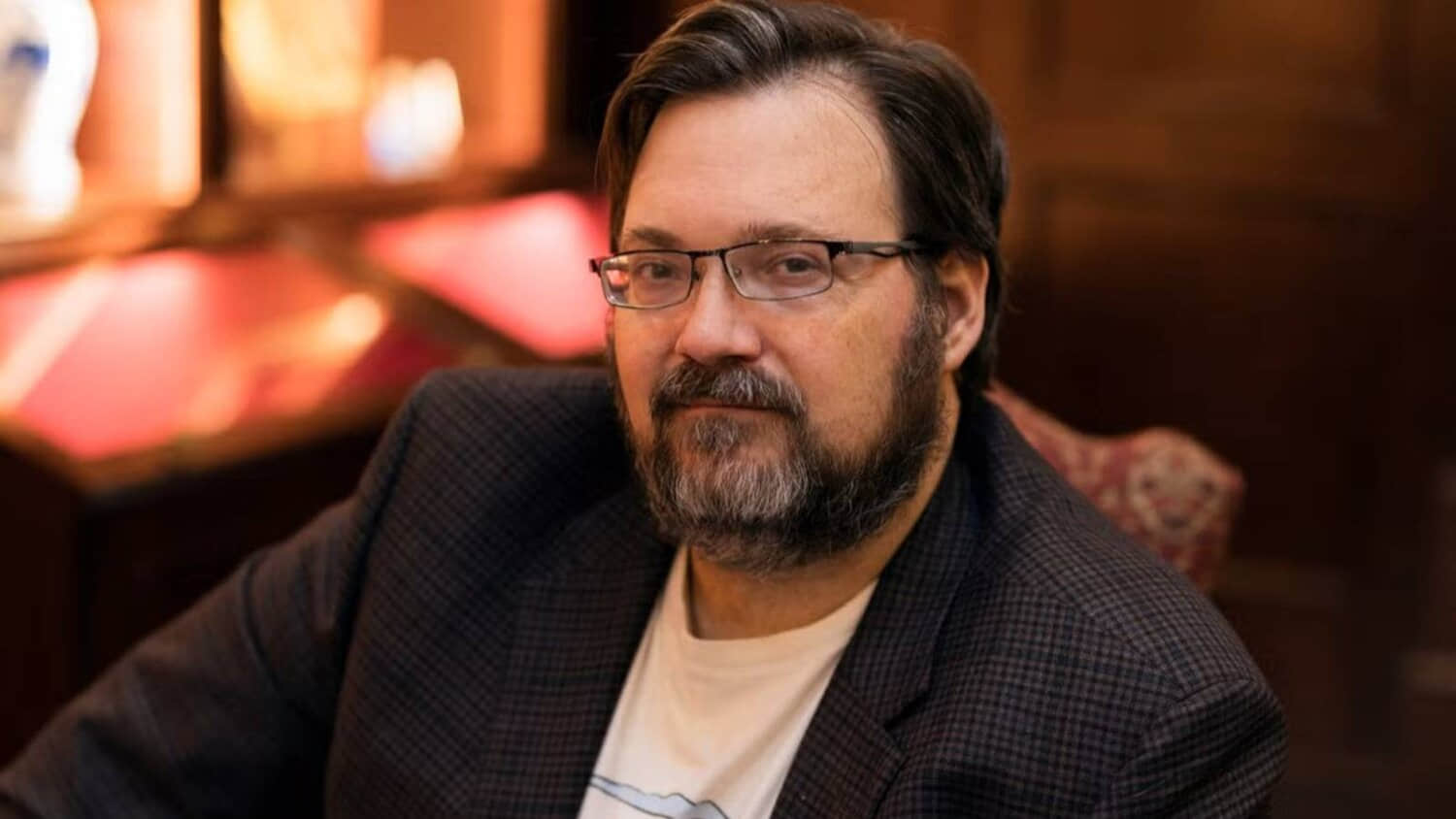 brandon-sanderson-headshot.jpeg