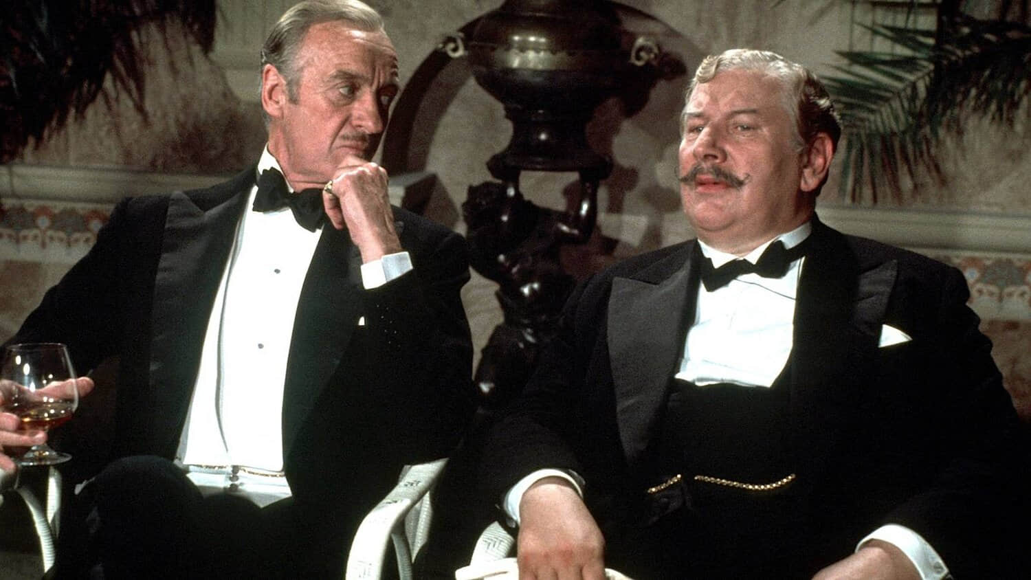 david-niven-and-peter-ustinov-in-death-on-the-nile.jpeg