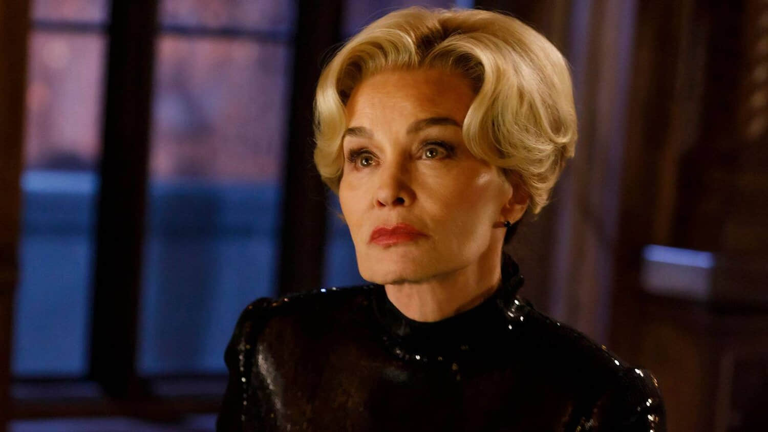 jessica-lange-as-constance-langdon-in-american-horror-story-13.jpeg