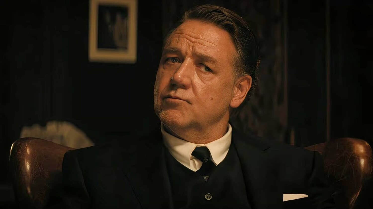 russell-crowe-gives-a-weird-stare-in-unabomber.jpeg