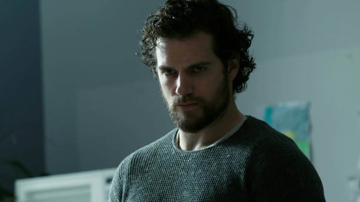 henry-cavill-serious-in-night-hunter.jpeg
