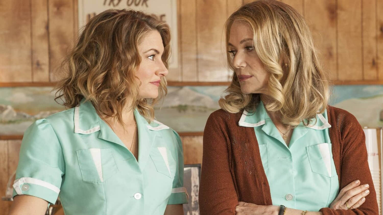 peggy-lipton-and-madchen-amick-in-twin-peaks-the-return-2017.jpeg