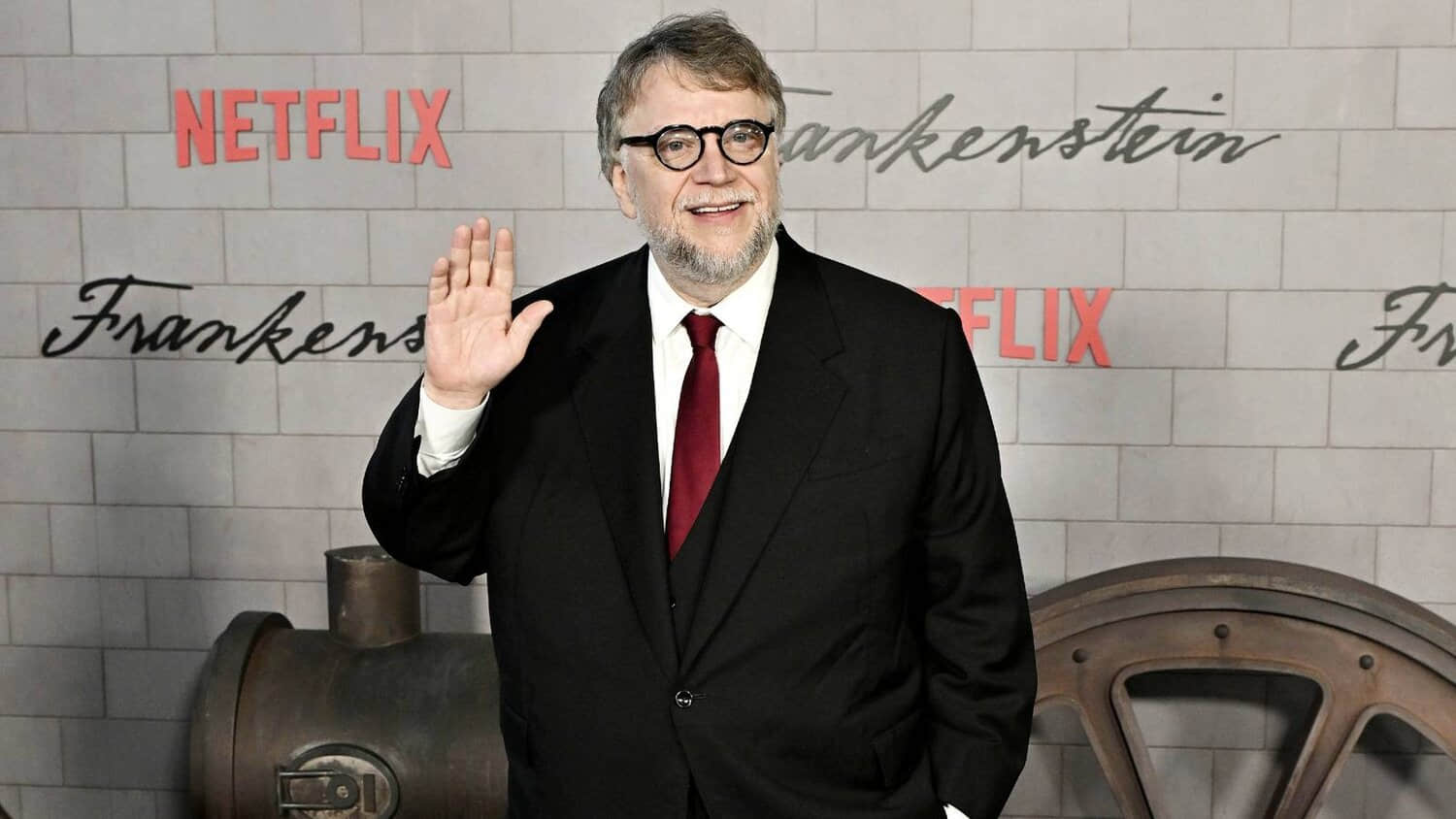 guillermo-del-toro-waving-his-hand-while-attending-the-frankenstein-premiere.jpeg