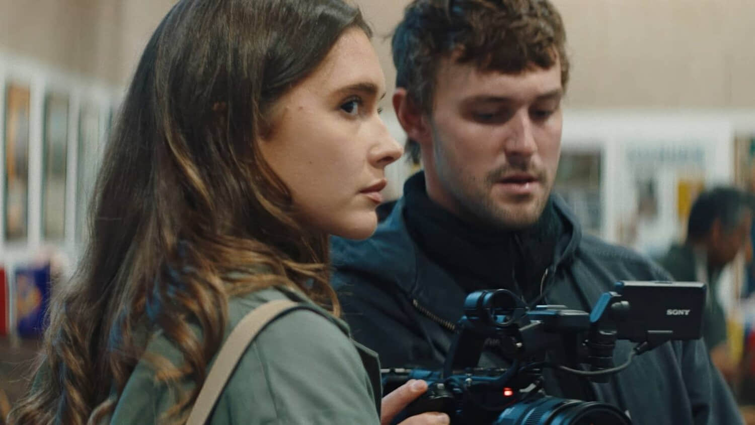chiara-king-and-a-cameraman-in-the-influencer-project.jpeg