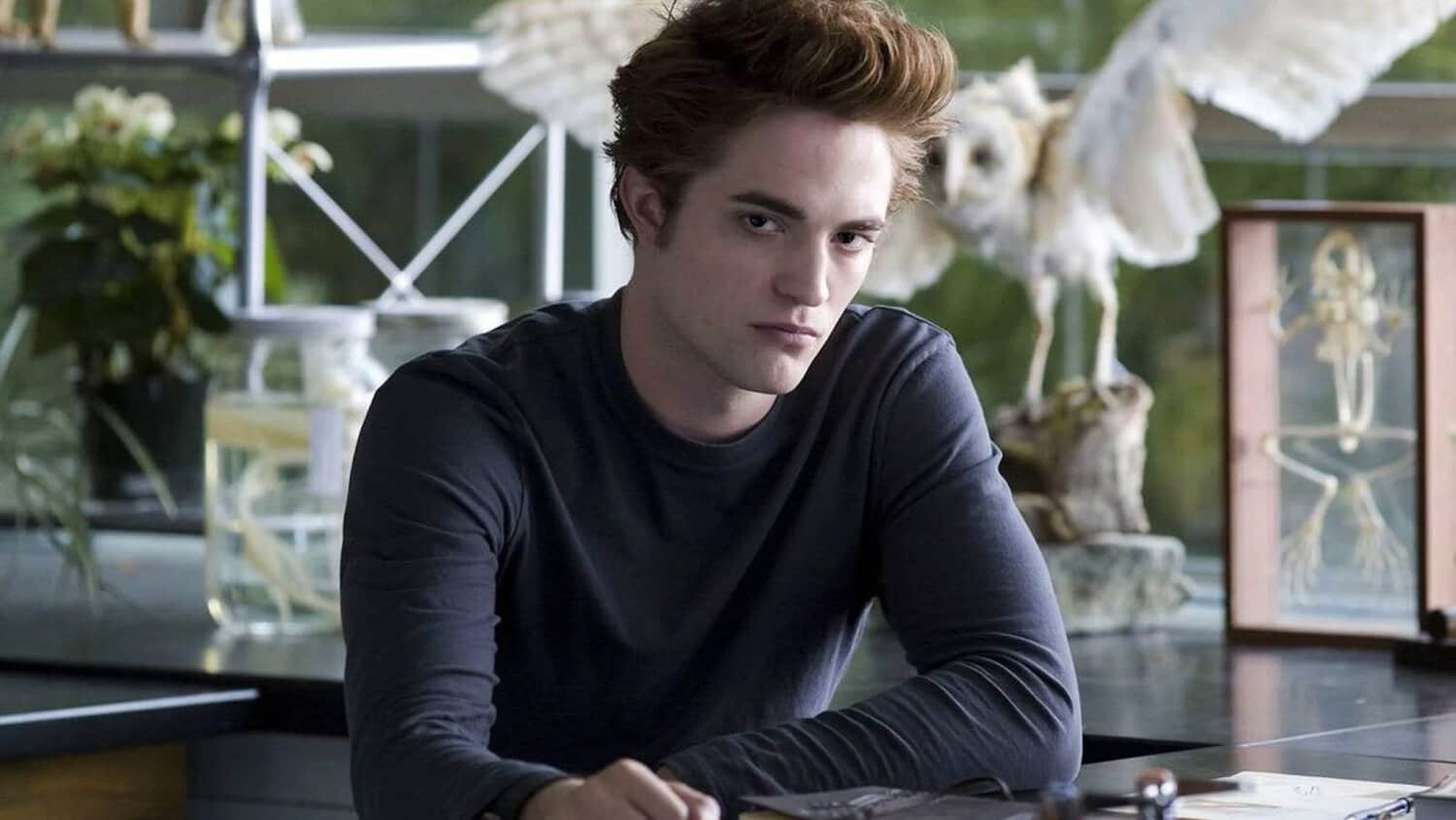 edward-cullen-sits-at-the-table-in-biology-in-twilight.jpeg