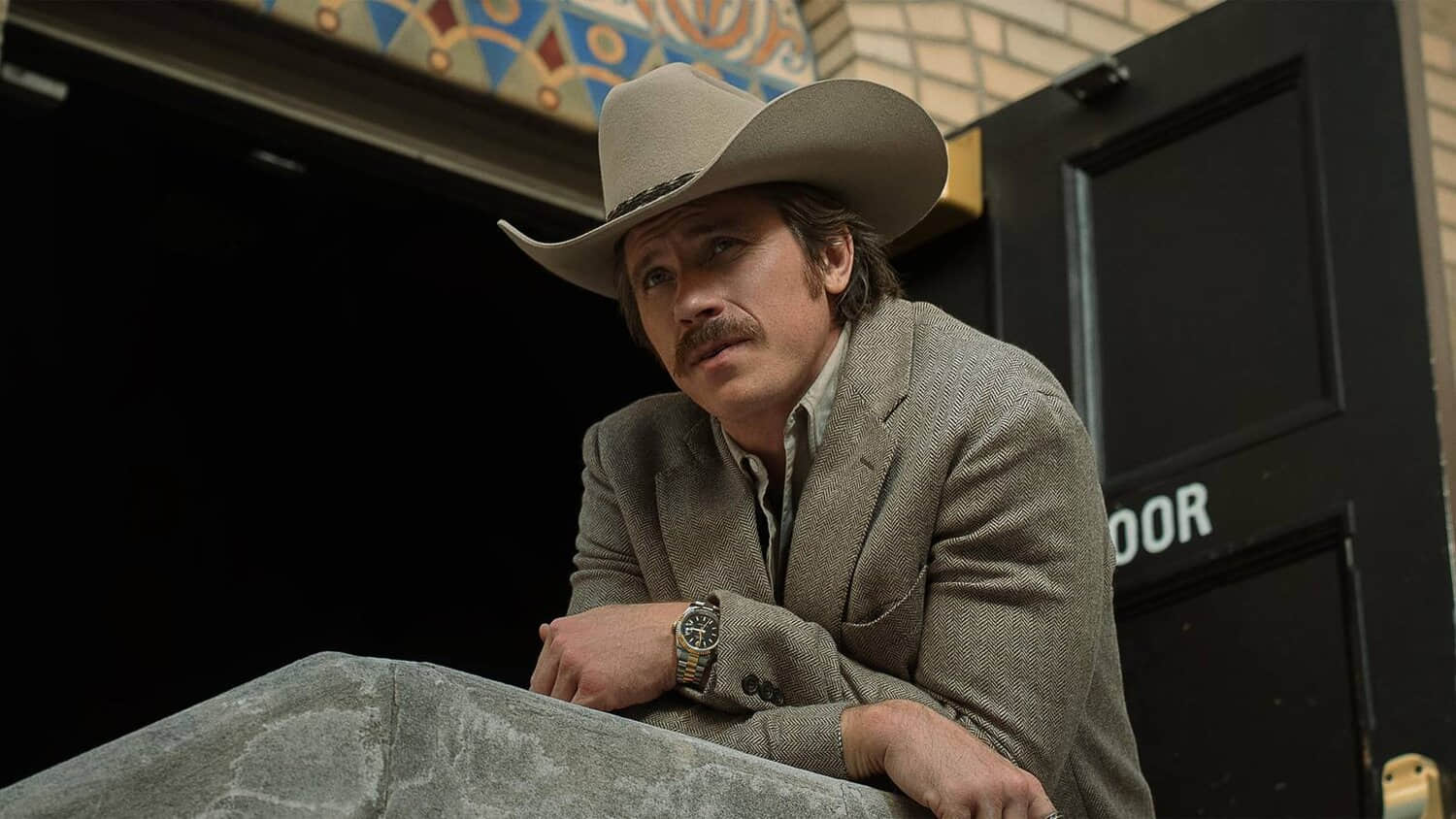roy-combs-wearing-a-cowboy-hat-in-heartland.jpeg
