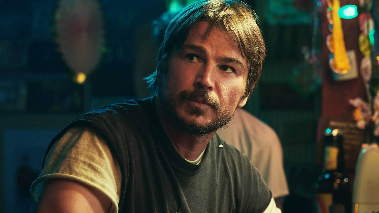 josh-hartnett-as-calvin-in-episode-101-of-below-on-netflix.jpeg