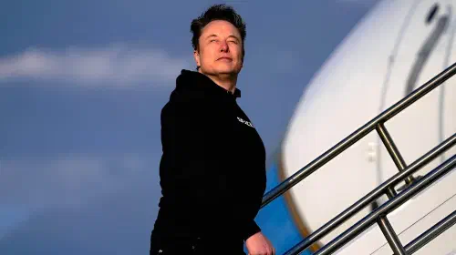 马斯克警告勿虐待AI模型,超级智能或会复仇,Anthropic新规引热议